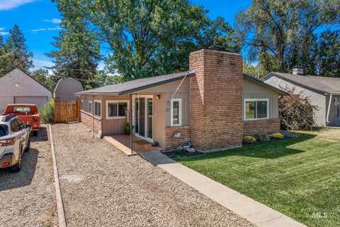 20 E Oregon Ave, Homedale, ID 83628