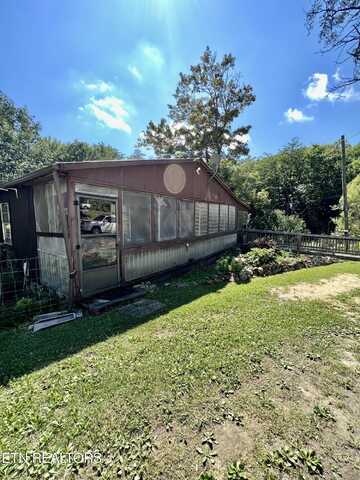 7122 S Compton Drive, Tallassee, TN 37878