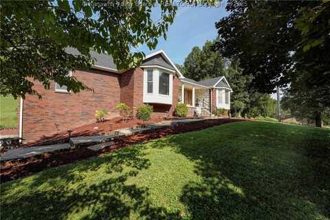 74 Lakeview Drive, Winfield, WV 25213