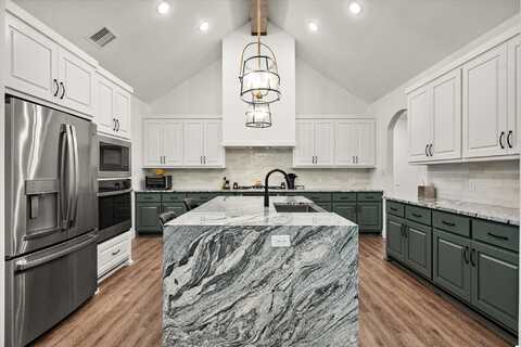 706 N 7th Street, Wolfforth, TX 79382