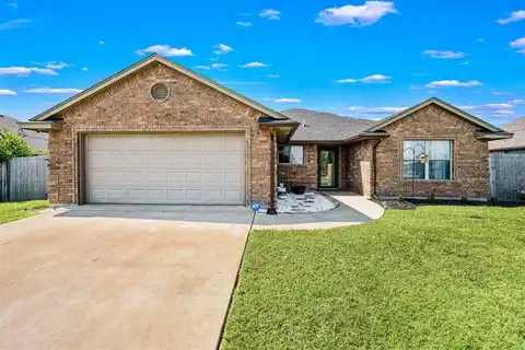 832 NW Hilltop Dr, Lawton, OK 73507
