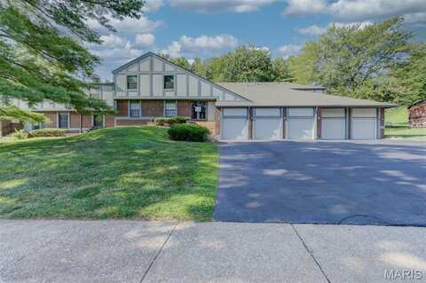 13168 Royal Pines Drive, Maryland Heights, MO 63146
