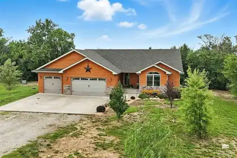 15447 Jeffrey Circle, Wamego, KS 66547