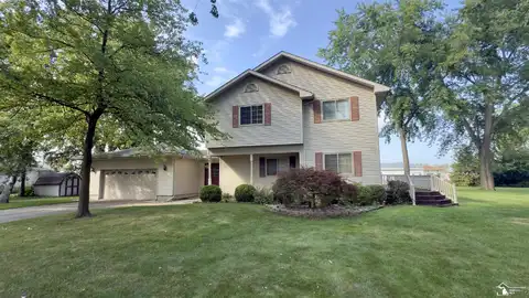 7962 Lake, Monroe, MI 48161