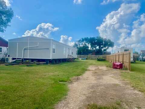 555 Center, Matagorda, TX 77457