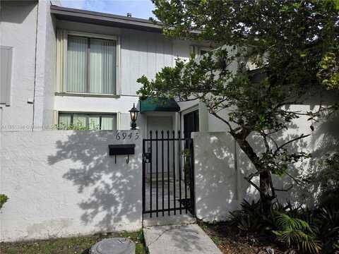 6945 SW 111th Ct, Miami, FL 33173