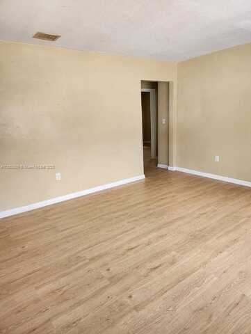 7631 NW 2nd Ct, Miami, FL 33150
