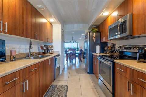 1400 SW 131st Way, Pembroke Pines, FL 33027
