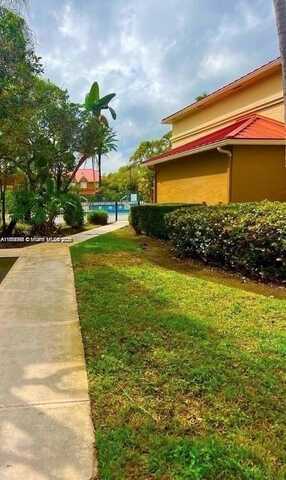 18320 NW 68th Ave, Hialeah, FL 33015