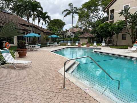 4261 W Mcnab Rd, Pompano Beach, FL 33069