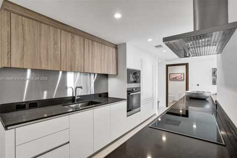 1000 Brickell Plz, Miami, FL 33131