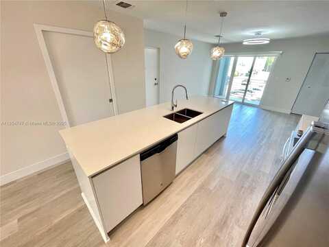 2535 NE 193rd St, Miami, FL 33180