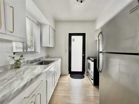 877 80th St, Miami Beach, FL 33141