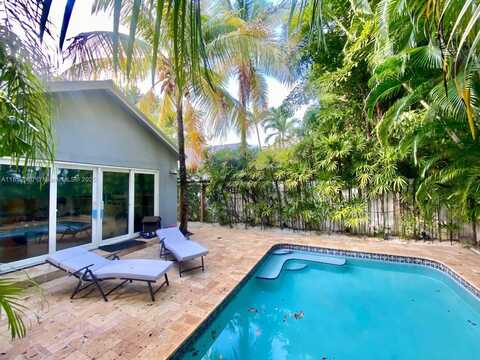 2558 Trapp Ave, Coconut Grove, FL 33133