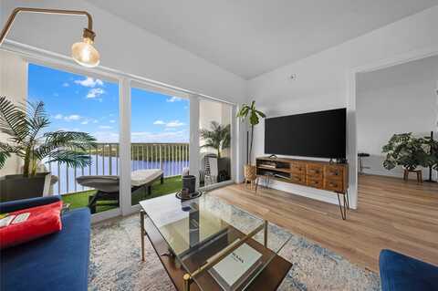 300 Bayview Dr, Sunny Isles Beach, FL 33160