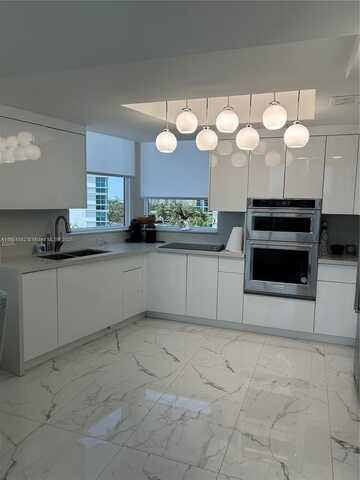3000 NE 188th St, Aventura, FL 33180