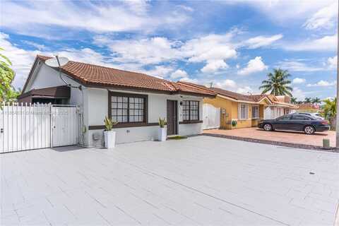 9035 NW 117th St, Hialeah Gardens, FL 33018