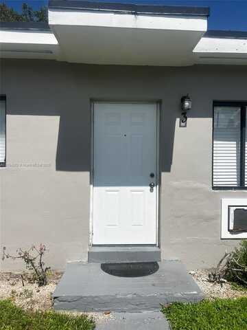 2081 NW 30th St, Miami, FL 33142