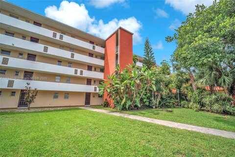 1700 NE 191st St, Miami, FL 33179