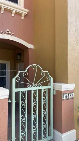 14384 SW 11th St, Pembroke Pines, FL 33027