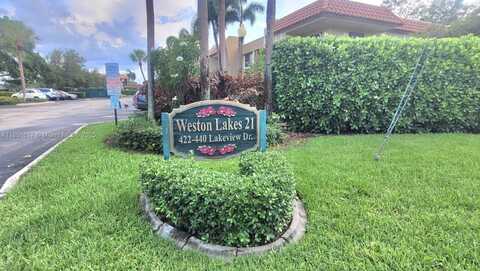 428 Lakeview Dr, Weston, FL 33326