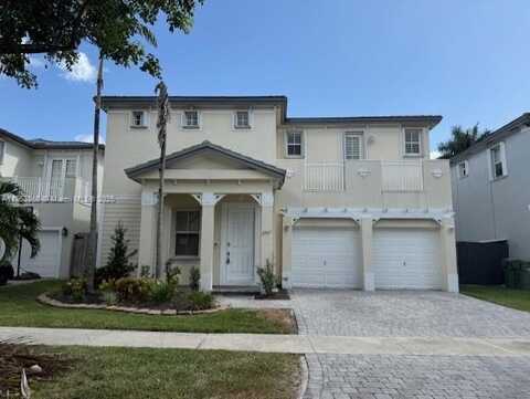 2967 NE 2nd Dr, Homestead, FL 33033