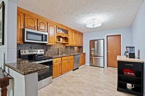 5614 Hope St, Hollywood, FL 33021