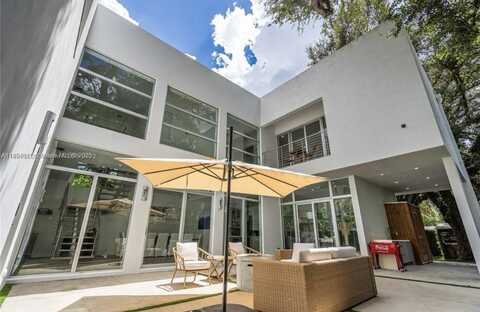 5720 SW 24th St, Miami, FL 33142