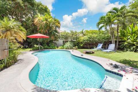 855 NE 111th St, Biscayne Park, FL 33161