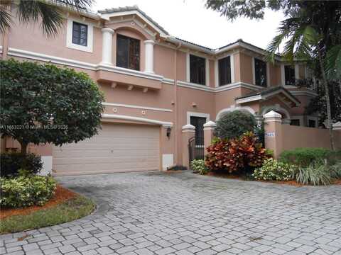 2684 Center Ct Dr, Weston, FL 33332