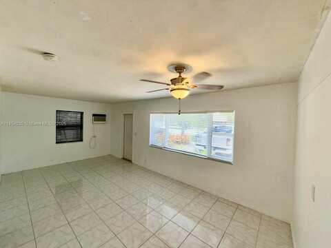 1061 NE 34th Ct, Oakland Park, FL 33334