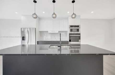 964 NE 41st Pl, Homestead, FL 33033