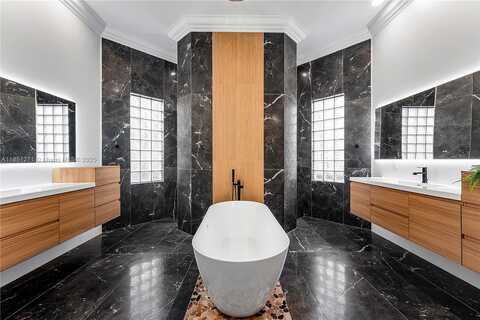 11098 Canary Island Ct, Plantation, FL 33324