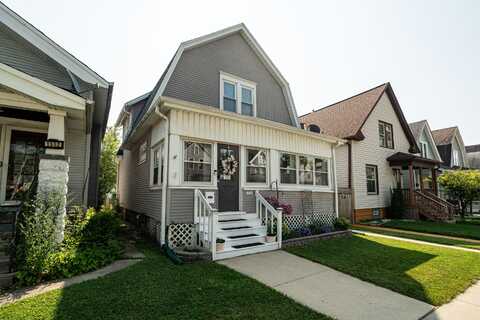 1556 S 73rd St, West Allis, WI 53214