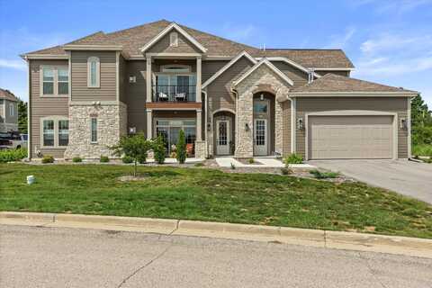 2844 Fox Lake Cir, Waukesha, WI 53189