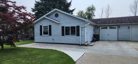 3313 Stanford Ln, West Bend, WI 53090