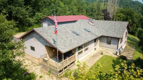 N8125 Flaten Rd, Holmen, WI 54636