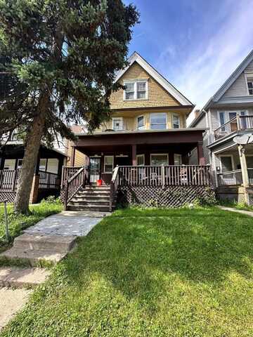 4514 W Lloyd St, Milwaukee, WI 53208