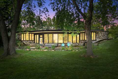 3982 Margolis Dr, West Bend, WI 53095