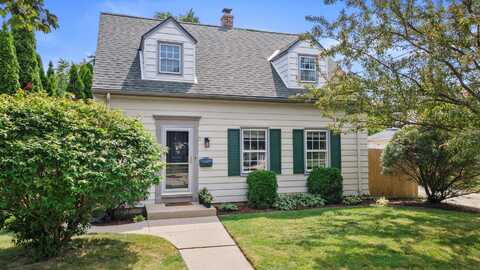 3621 E Van Norman Ave, Cudahy, WI 53110