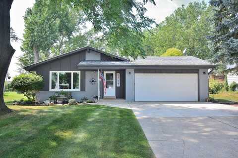 9051 S Carollton Dr, Oak Creek, WI 53154