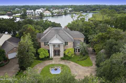 8 Bayou Place, Gulfport, MS 39503
