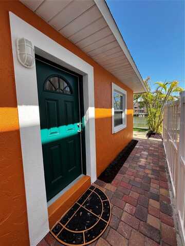 137 175TH TERRACE DRIVE E, REDINGTON SHORES, FL 33708