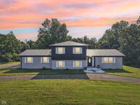 335 N Corporation Line Road, Veedersburg, IN 47987