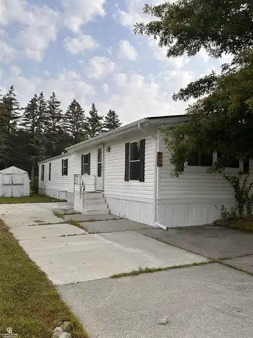 5668 Hidden Cove, Kimball, MI 48074