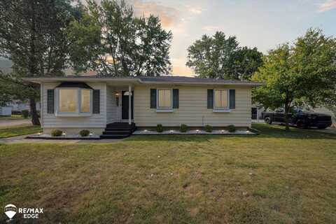 206 Thomas, Holly, MI 48442