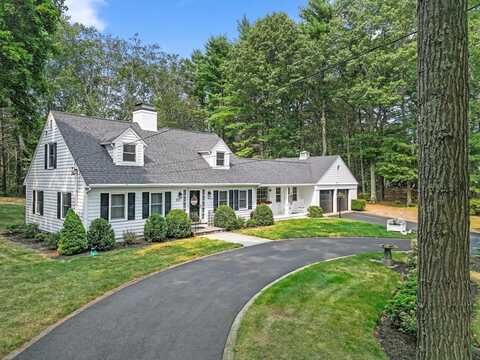 211 Circuit St, Hanover, MA 02339