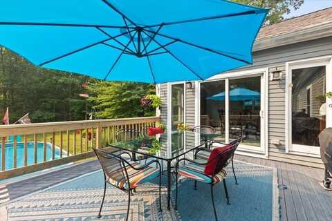 9 Eleanore Strasse Rd, Easton, MA 02356