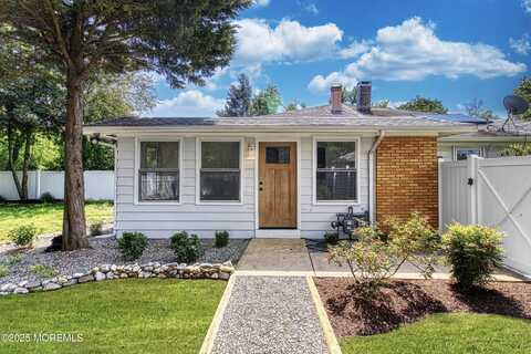 60 Berkshire Court, Toms River, NJ 08753