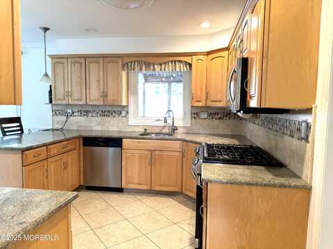 28 Ridge Road, West Long Branch, NJ 07764